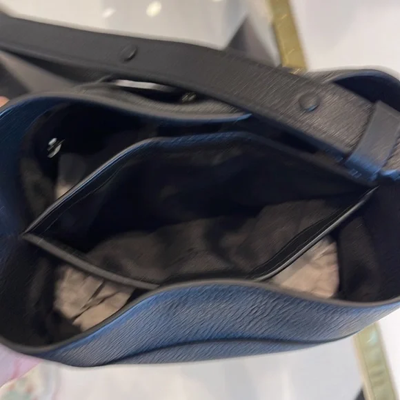 Kate Spade Leila small bucket bag color: Black
NWT - Picture 9 of 16